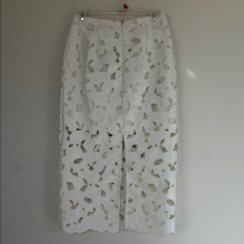 H&M Elegant White Lace Skirt - Picture 5 of 16